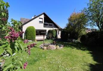 Gepflegtes EFH mit viel Platz, Keller, Carport u. herrlichem Garten in ruhiger Lage