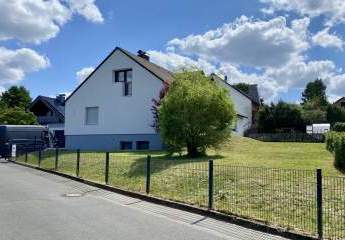 Einfamilienhaus mit Garage