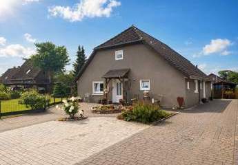 Historischer Charme trifft modernen Wohnkomfort – modernisiertes Zuhause mit großem Garten