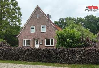 zentral gelegene Obergeschosswohnung in einem ZFH in Aurich Haxtum