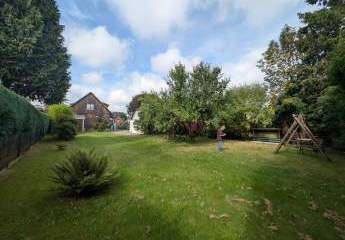 Großes Grundstück und ein altes Einfamilienhaus in Niendorf - weiter vermieten oder neu bauen?