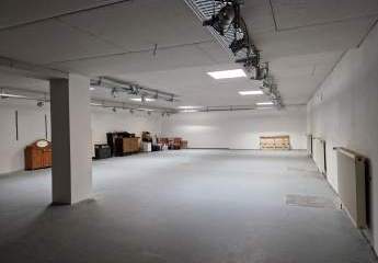 Büro, Coworking, Atelier oder Lager? Hier haben Sie allen Platz mit hochwertiger Ausstattung.