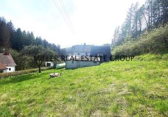 Großzügiges Einfamilienhaus mit 1.745 m² Grundstück, Nebengebäude & 4 Garagen in ruhiger Lage von Wilhelmsthal