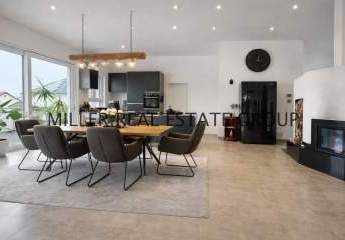 Luxusvilla mit 193 m² Wohnfläche, Einliegerwohnung, 40 m² Balkon & 95 m² XXL-Garage - unverbaubarer Weitblick in Bestlage von Denkendorf!