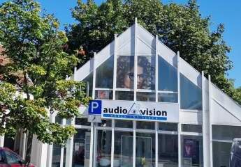 Schmelz, zentrale Lage: Repräsentatives Gewerbegebäude, vielseitg nutzbar für diverse Branchen 105m²