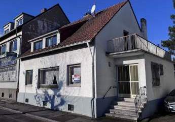 Großrosseln-OT: Einfamilienhaus mit ca. 120m², Garage und sehr schönem Grundstück in zentraler Lager