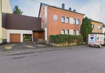 SLS-Fraulautern, ruhige Lage: Großes Haus mit Garten und Garagen, nutzbar für bis zu drei Parteien