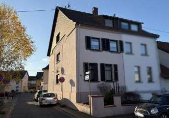 Dillingen Diefflen: Gepflegtes Zweifamilienhaus mit 150 m², Heizung 1,5 Jahre alt, ohne Garten !!