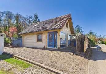 Idyllische Lage auf dem Litermont: Gemütliches, ca. 72 m² großes Blockbohlenhaus auf 354 m² Grund