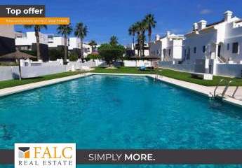 Kernsaniertes Reihenhaus mit Blick auf den Gemeinschaftspool