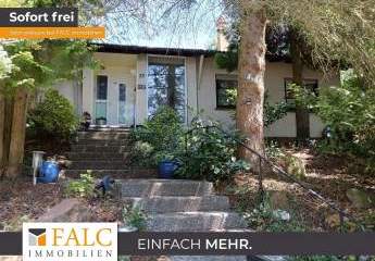 Renovierungsbedürftiges Einfamilienhaus mit Baumbestand