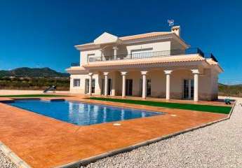 Discover your dream in the heart of Pinoso, Alicante, whe...