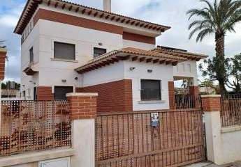 Villa in Monovar mit Huge Underbuild