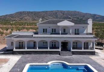 Neu gebaute Villa mit Wow-Faktor! Gezeigtes Modell 245m2 ...