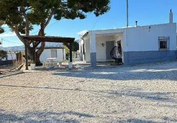 Wir freuen uns, Ihnen diese charmante Finca zwischen Aspe...