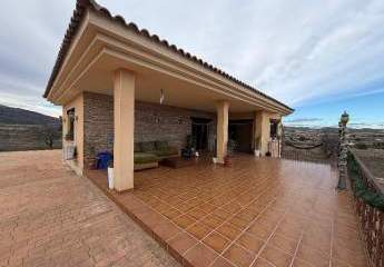 Dieses charmante Landhaus in Yecla liegt in einer privile...