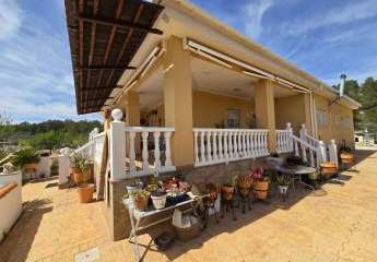 Entdecken Sie diese geräumige und private Villa mit 260 m...