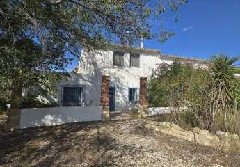 Wir sind stolz darauf, Ihnen dieses riesige Landhaus zum ...