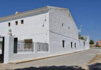 Beeindruckendes Stadthaus in kleinem Dorf mit großer Bode...