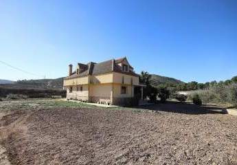 Große freistehende Villa in Aspe