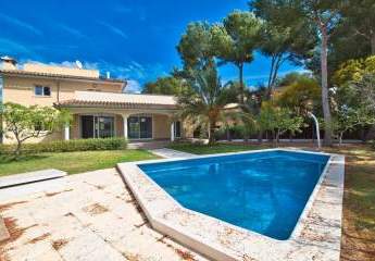 Villa mit großem flachen Garten in Sol de Mallorca