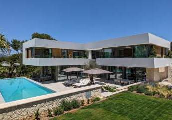 Luxus - Neubau Villa in begehrter Lage von Nova Santa Ponsa mit separatem Gästeapartment