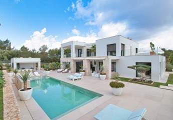 Moderne Luxusvilla mit großem Garten & Pool – Familienidylle in Nova Santa Ponsa