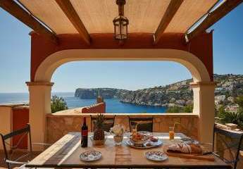 Ferienresidenz mit zwei separaten Wohneinheiten und herrlichem Meerblick
