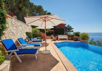 Ferienresidenz mit zwei separaten Wohneinheiten und herrlichem Meerblick