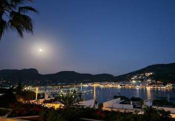 Wohnung mit Renovierungspotenzial und tollem Meerblick in Port d'Andratx