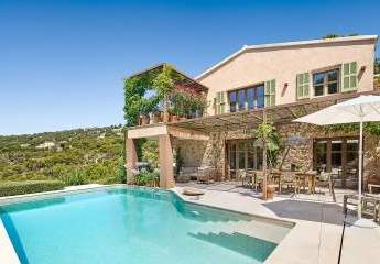 Ein Refugium der Ruhe: Stilvolle Villa mit Pool und Meerblick in Port Andratx