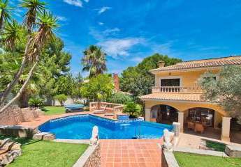 Ihr Rückzugsort auf Mallorca: Traumvilla mit Pool nahe Port Adriano