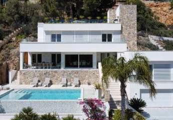 Moderne Luxusvilla mit Meerblick in begehrter Lage von Port Andratx