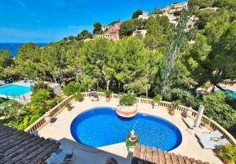 Mediterrane Villa in ruhiger Lage mit Teilmeerblick