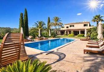 Exklusive Finca bei Calvià auf 33.000 m² Grundstück mit Weinberg, Olivenhain und Pool