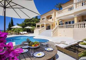 Mediterrane Luxusresidenz in Mont Port mit 180°-Meer- und Hafenblick