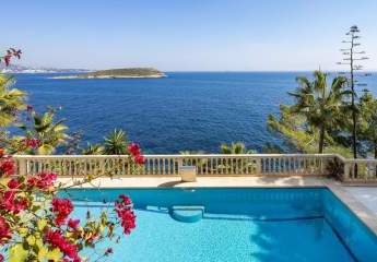 Luxus-Villa mit Meereszugang in Cala Vinyes