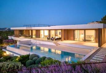 Neubau - Luxusvilla mit Panorama Meerblick in Nova Santa Ponsa