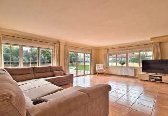 Villa im Bungalowstil mit großem Grundstück in Santa Ponsa