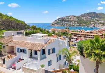 Maritimes Lebensgefühl in Port d'Andratx: Kernsaniertes Luxus-Townhouse mit Hafen- und Meerblick