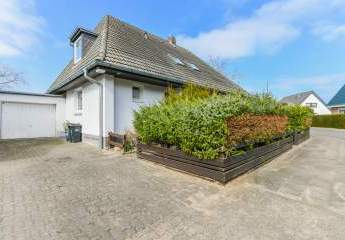 Timmendorfer Strand, Ein-/ Zweifamilienhaus mit großem Grundstück