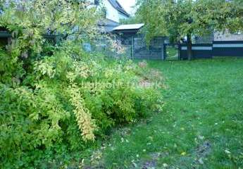 Großzügiges Grundstück in ruhiger und
sonniger Randlage