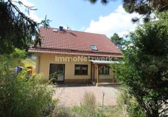 Idyllisches EFH mit großem Grundstück u. unverbautem Blick in die Natur