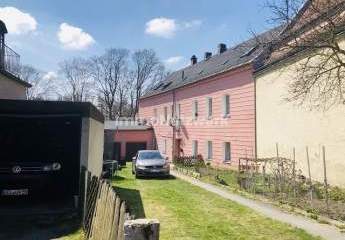 ***Mehrfamilienhaus mit Garagen*** sofort verfügbar und frei ***