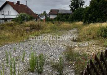 Sehr schönes unweit des Zentrum gelegenes
ruhiges Grundstück sucht seine neue Familie