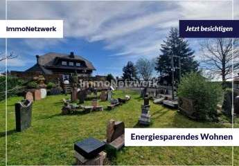 Einfamilienhaus mit toller Gartenanlage und vielseitig nutzbarer Lagerhalle im Gewerbegebiet