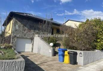 Stilvolles Einfamilienhaus in Altleiningen:
Premium-Ausstattung trifft auf naturnahes Wohnen