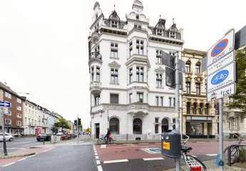 Außergewöhnliche, mietfreie, 4 Zimmer ETW im historischen denkmalgeschützten Gebäude & toller Lage