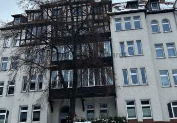 Großzügige 2-Raum-Altbauwohnung mit Balkon & Aufzug