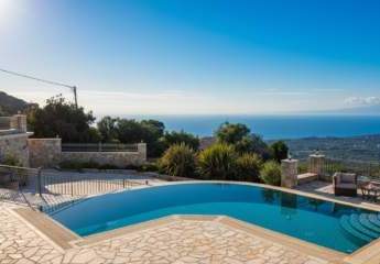 +++ GRIECHENLAND – PELOPONNES: Villa bei Kyparissia mit Gästehaus und mehreren Grundstücken +++